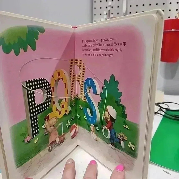 FUN WITH THE  ALPHABET  PUPPET STORYBOOK OSCAR WEIGLE VINTAGE HOLOGRAPHIC COVER - Picture 2 of 4